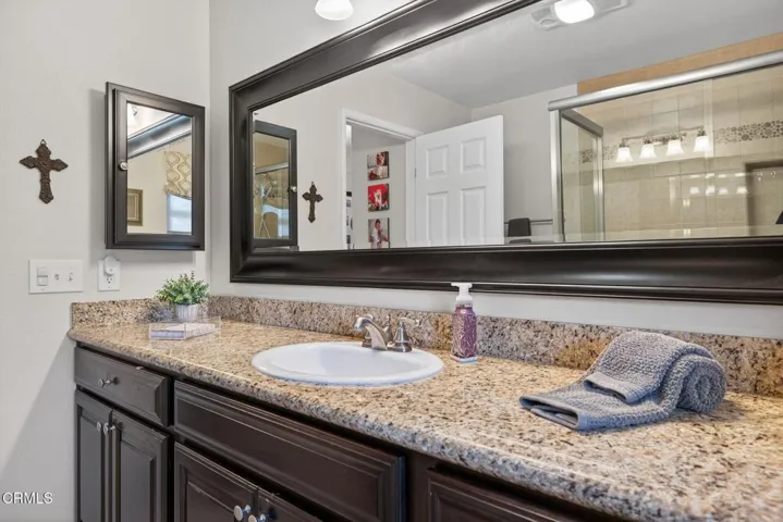 42-web-or-mls-008_UpmarketMedia-271EFie-