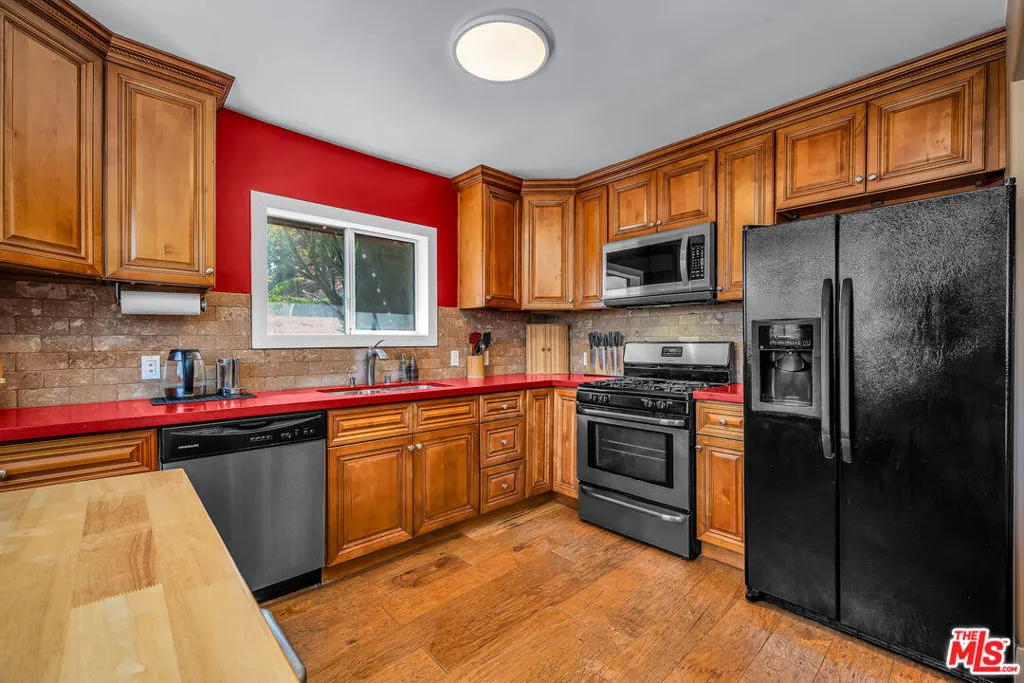 1948 Sunflower Avenue, Los Angeles, California 90039 home-pic-4