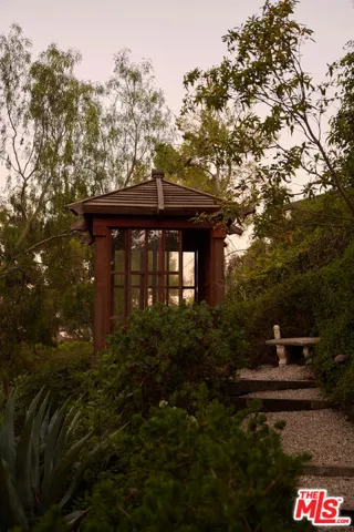 2525 Outpost Drive, Los Angeles, California 90068