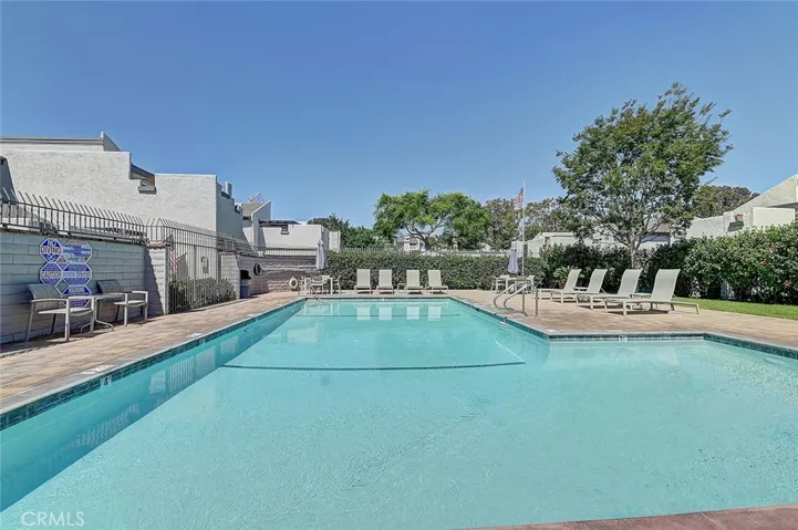 18683 Applewood Circle 16, Huntington Beach, California 92646