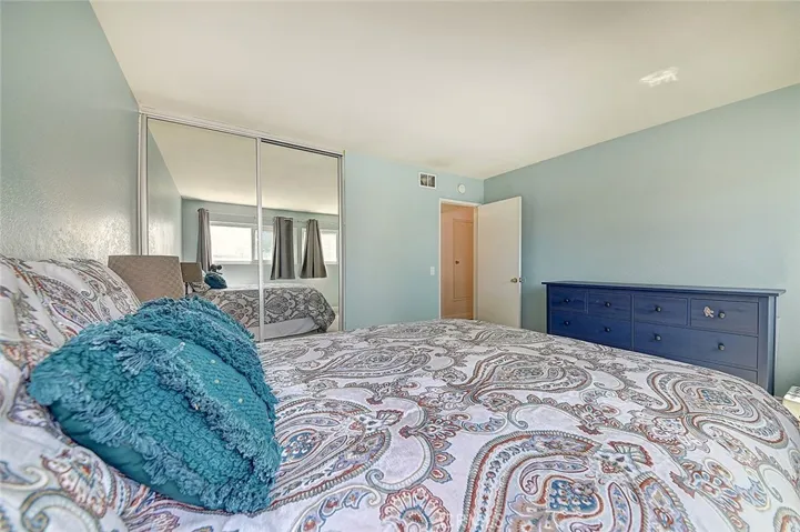 18683 Applewood Circle 16, Huntington Beach, California 92646
