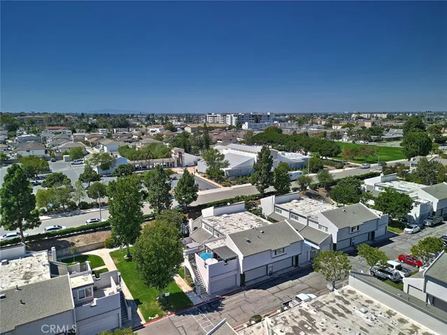 18683 Applewood Circle 16, Huntington Beach, California 92646