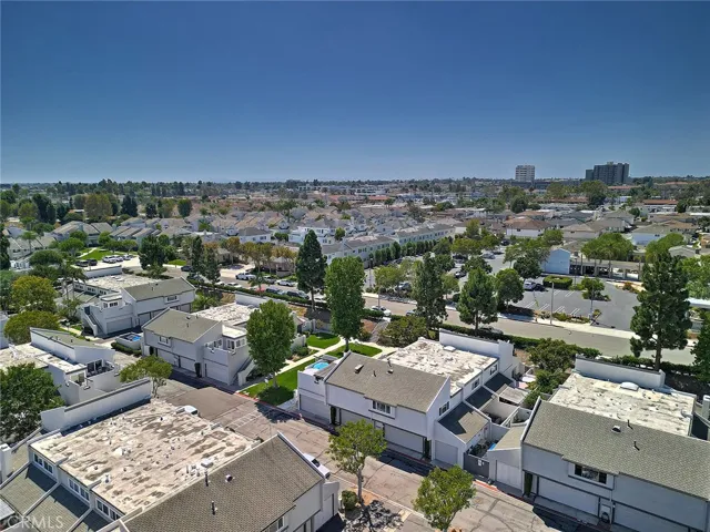 18683 Applewood Circle 16, Huntington Beach, California 92646