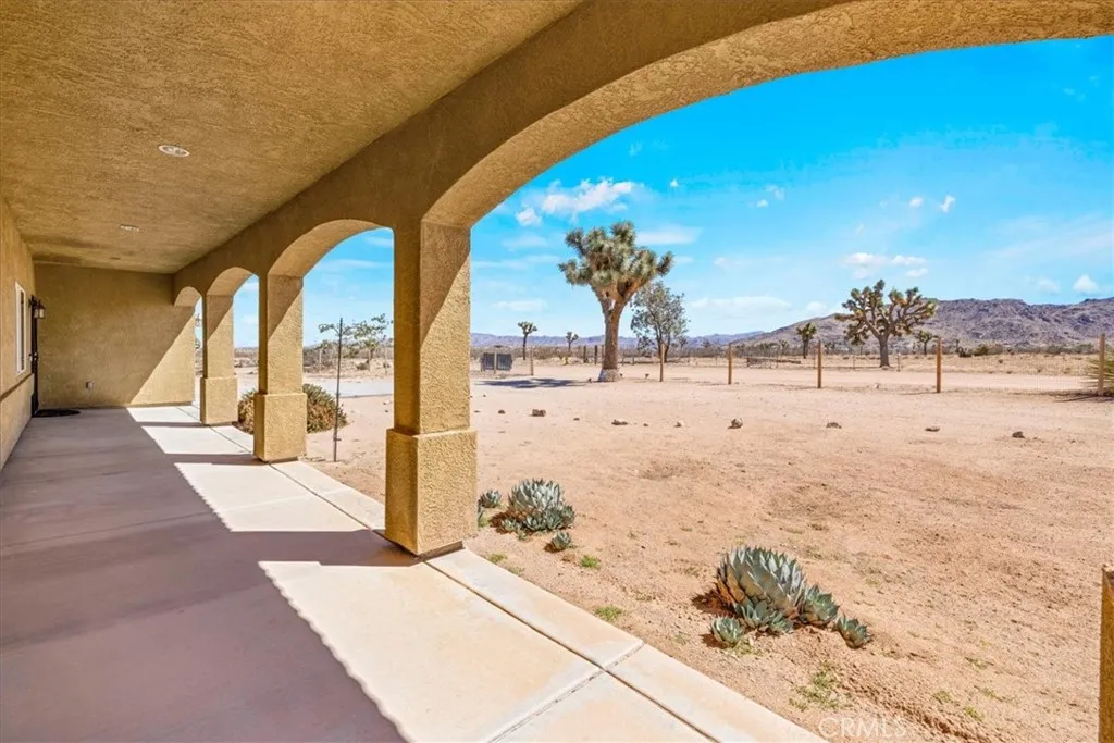 60726 Mason Drive, Joshua Tree, California 92252 home-pic-6
