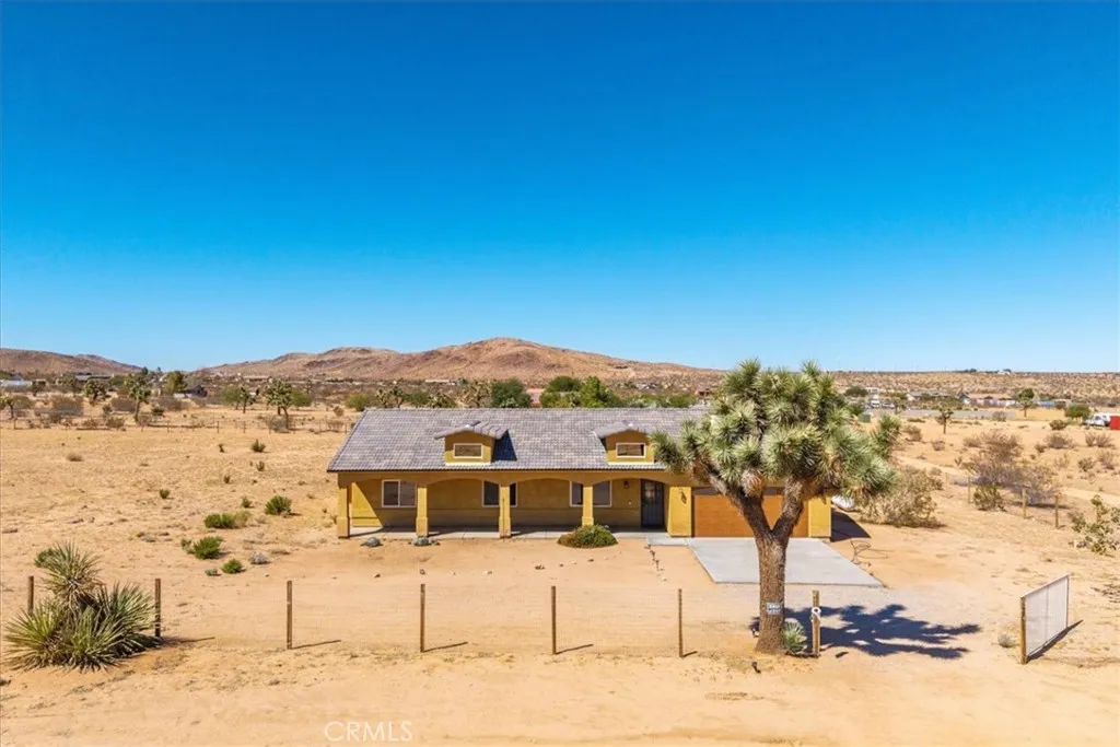 60726 Mason Drive, Joshua Tree, California 92252 home-pic-1