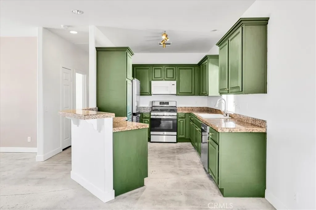 60726 Mason Drive, Joshua Tree, California 92252 home-pic-12