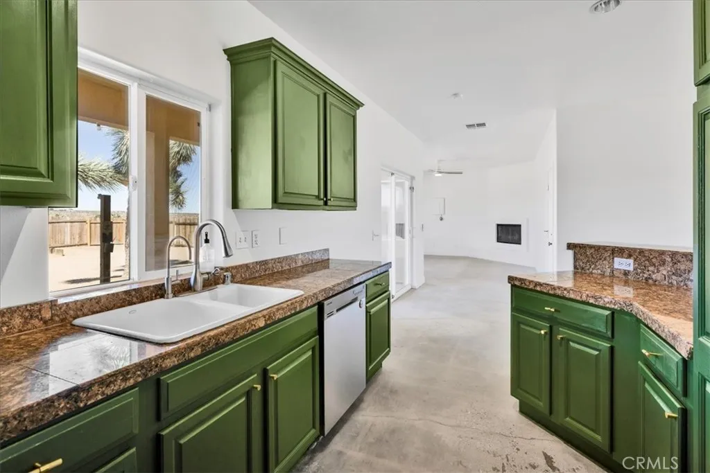 60726 Mason Drive, Joshua Tree, California 92252 home-pic-15