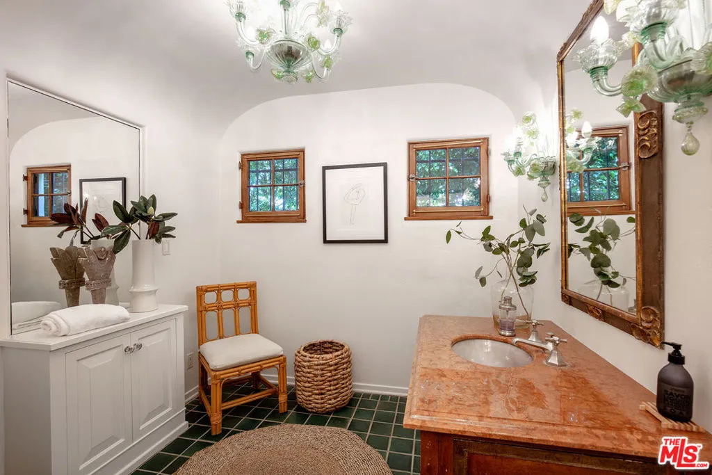 703 Walden Drive, Beverly Hills, California 90210 home-pic-30