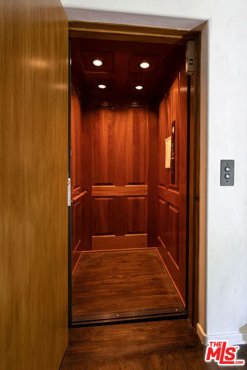 703 Walden Drive, Beverly Hills, California 90210 home-pic-19