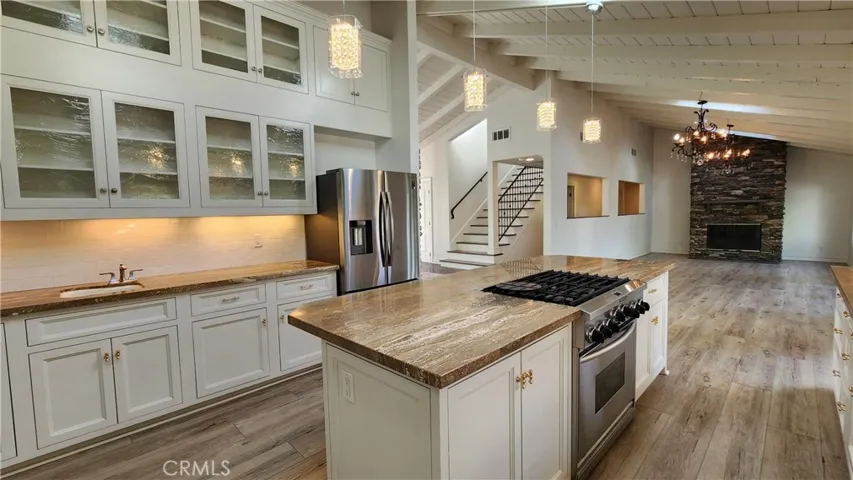 5845 Hilltop Road, Hidden Hills, California 91302