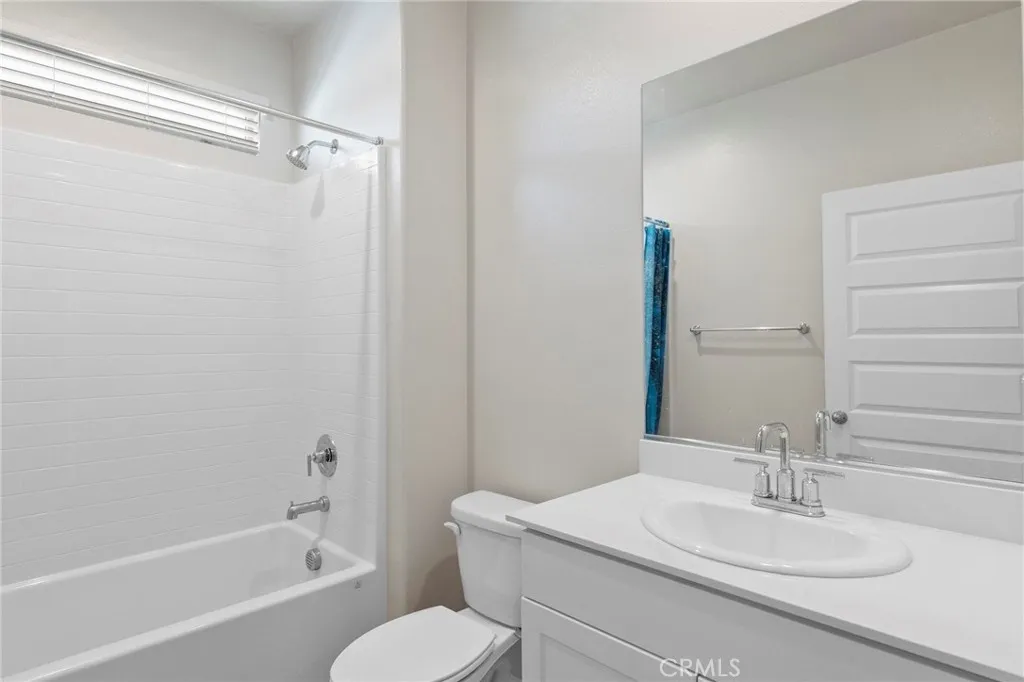 19409 Brush Creek Way, Lake Elsinore, California 92532 home-pic-15