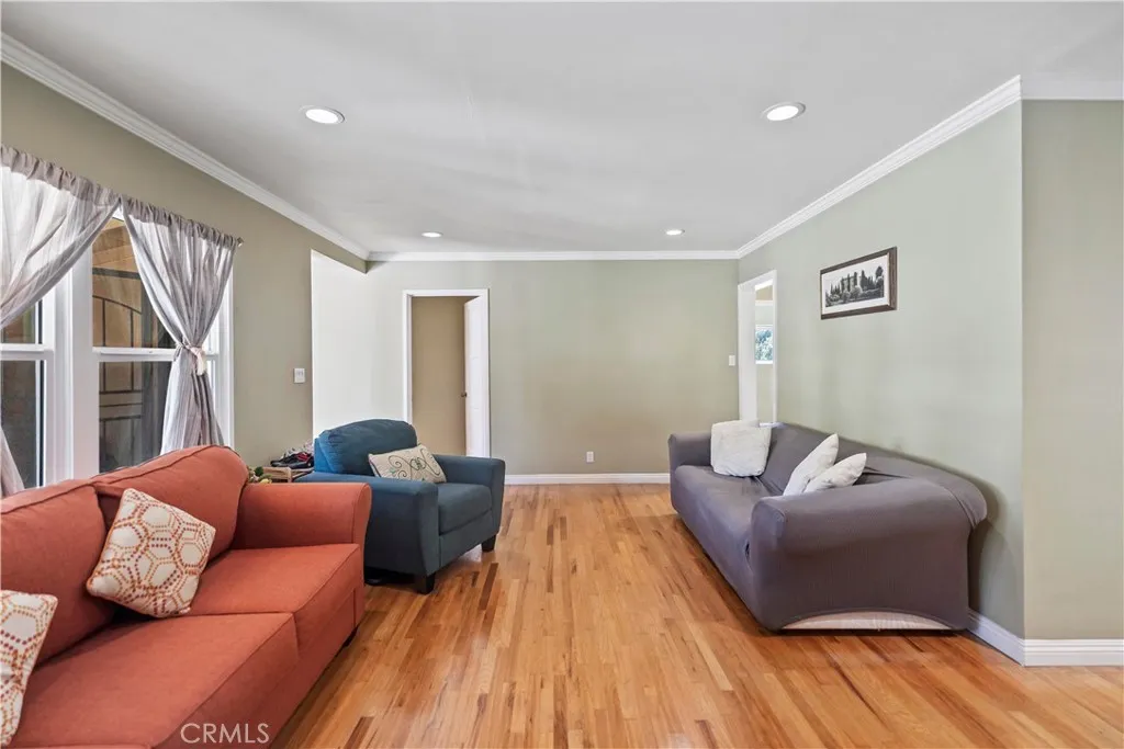 2409 Siwanoy Dr, Alhambra, California 91803 home-pic-2