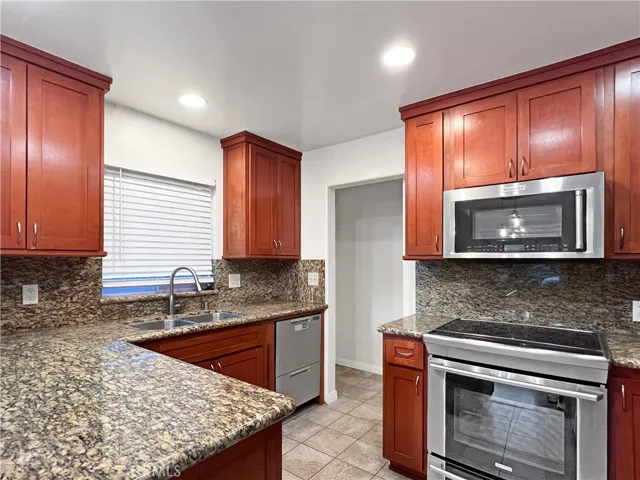 122 S Lime Street, Orange, California 92868