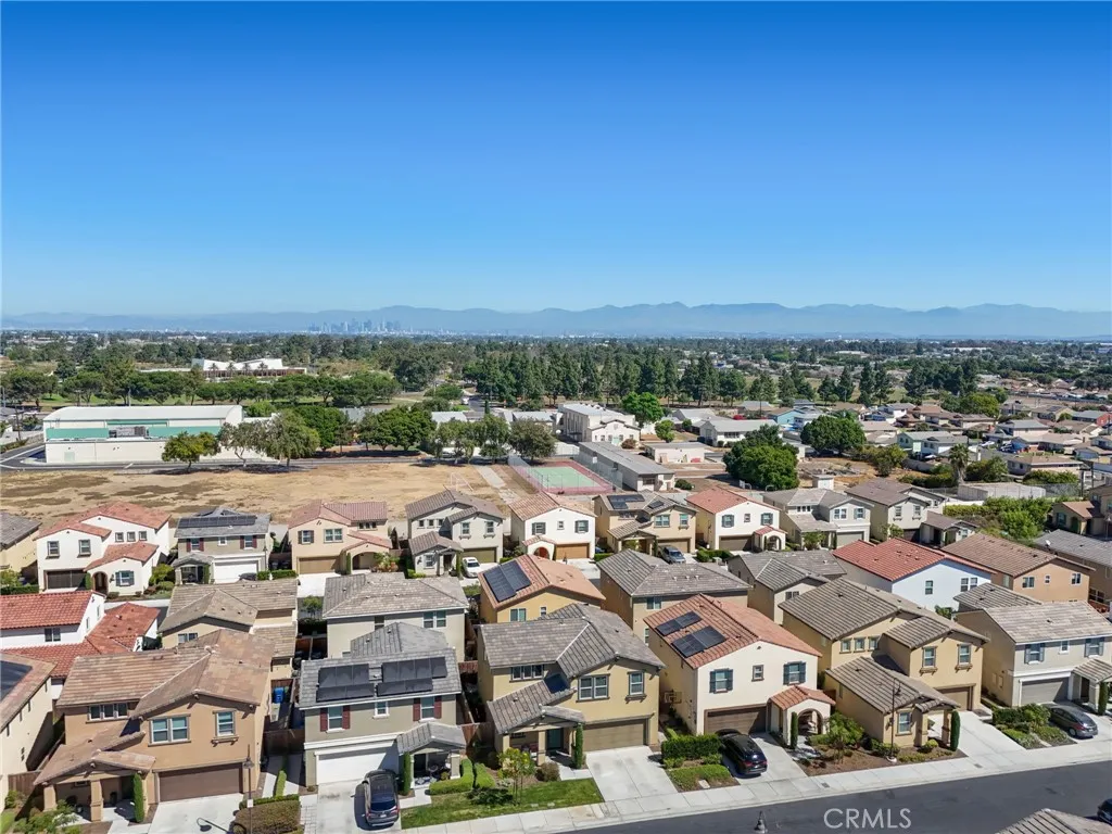 825 Sweetbay Lane, Los Angeles, California 90059 home-pic-36