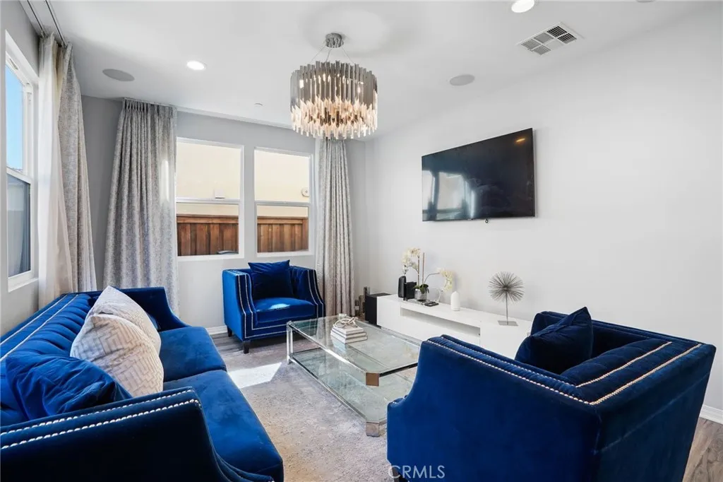 825 Sweetbay Lane, Los Angeles, California 90059 home-pic-14