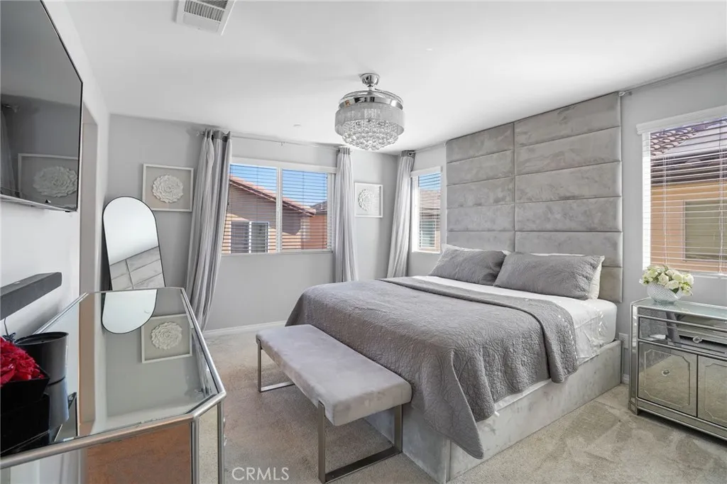 825 Sweetbay Lane, Los Angeles, California 90059 home-pic-24