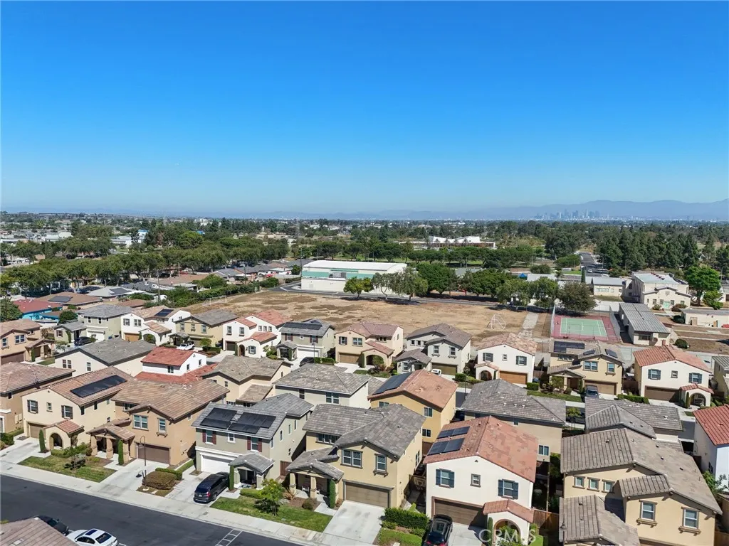 825 Sweetbay Lane, Los Angeles, California 90059 home-pic-37