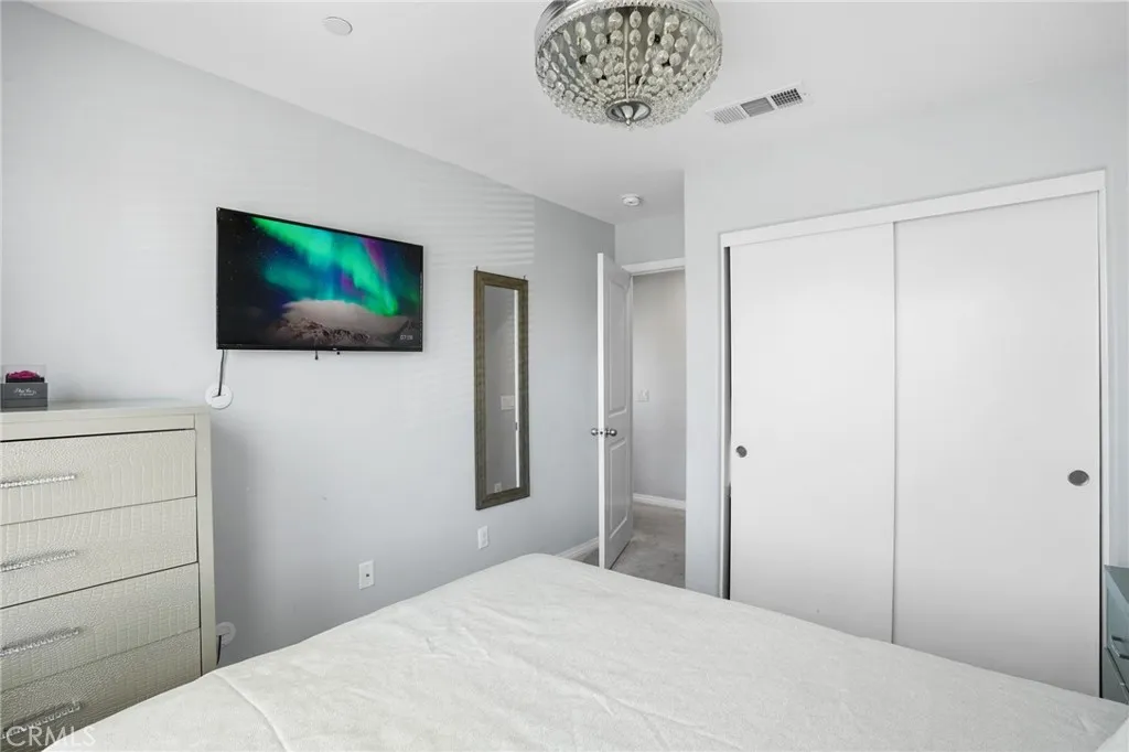 825 Sweetbay Lane, Los Angeles, California 90059 home-pic-19
