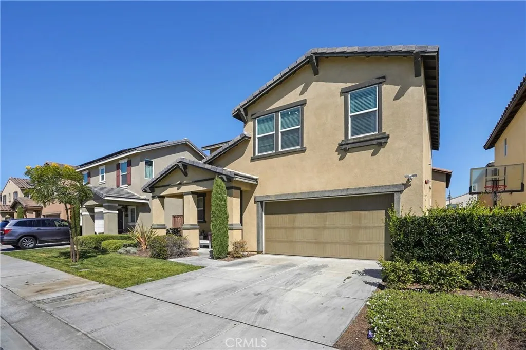 825 Sweetbay Lane, Los Angeles, California 90059 home-pic-2