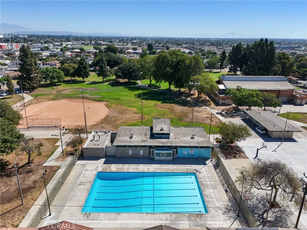 825 Sweetbay Lane, Los Angeles, California 90059 home-pic-42