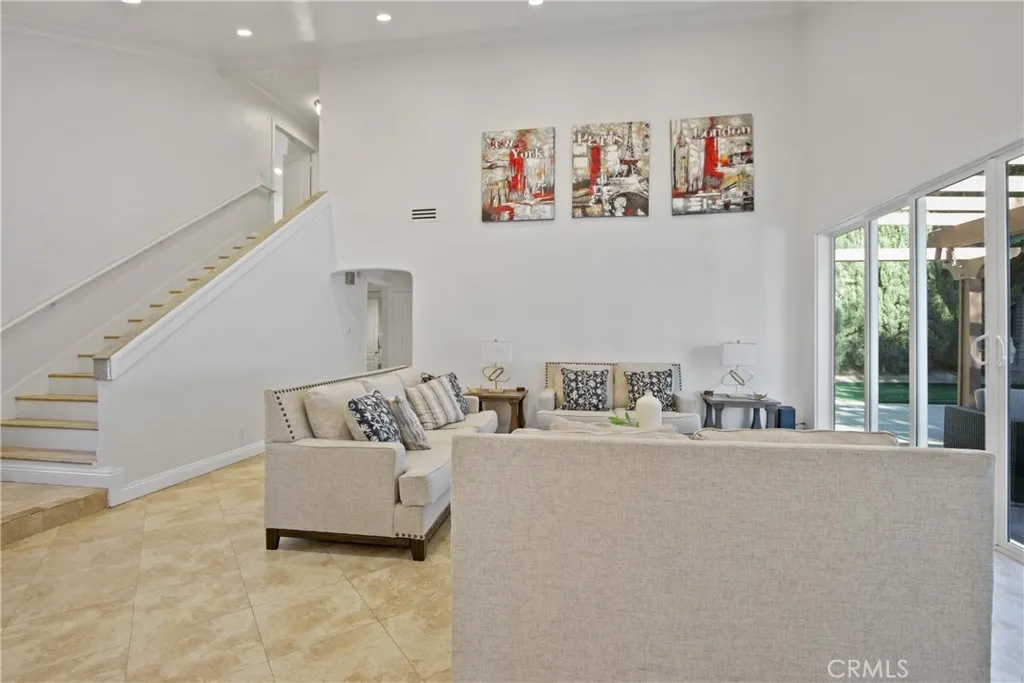 5353 Rural Ridge Circle E, Anaheim Hills, California 92707 home-pic-10