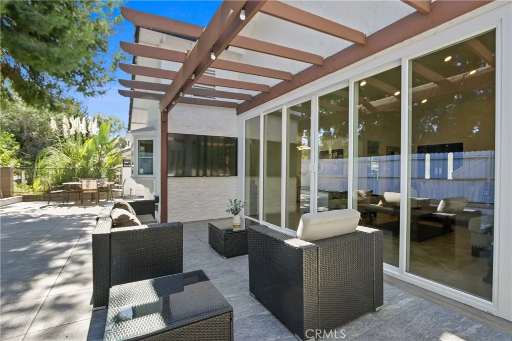 5353 Rural Ridge Circle E, Anaheim Hills, California 92707 home-pic-35