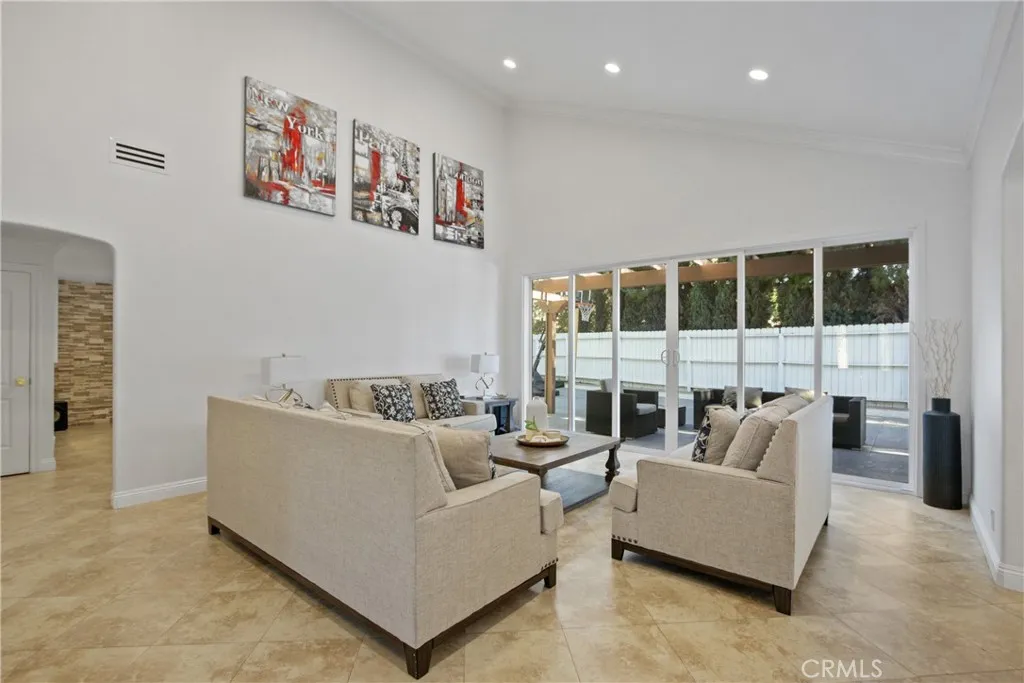 5353 Rural Ridge Circle E, Anaheim Hills, California 92707 home-pic-5