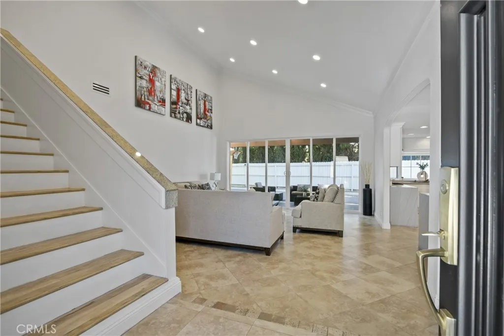 5353 Rural Ridge Circle E, Anaheim Hills, California 92707 home-pic-8