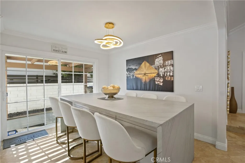 5353 Rural Ridge Circle E, Anaheim Hills, California 92707 home-pic-12
