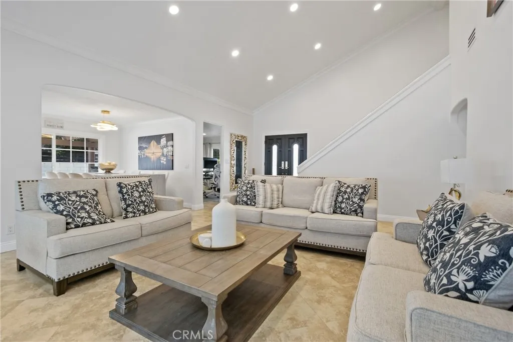 5353 Rural Ridge Circle E, Anaheim Hills, California 92707 home-pic-0