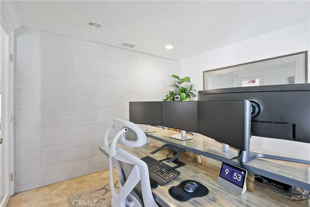 5353 Rural Ridge Circle E, Anaheim Hills, California 92707 home-pic-21