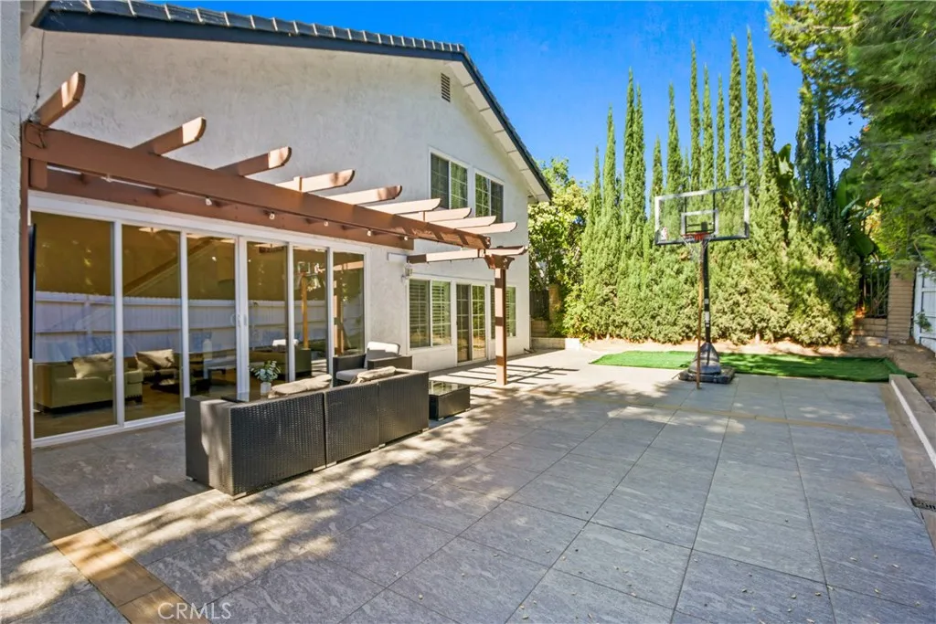 5353 Rural Ridge Circle E, Anaheim Hills, California 92707 home-pic-32