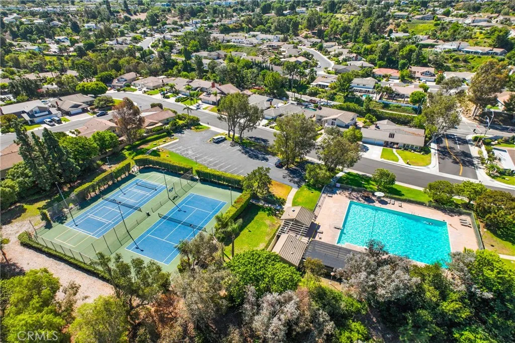 5353 Rural Ridge Circle E, Anaheim Hills, California 92707 home-pic-36