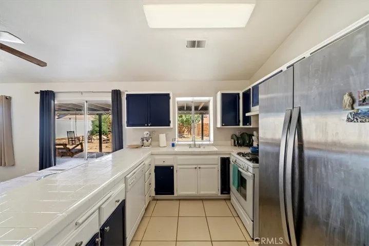 15250 Garnet Cv, Victorville, California 92394