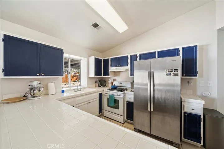 15250 Garnet Cv, Victorville, California 92394