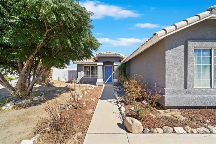 15250 Garnet Cv, Victorville, California 92394