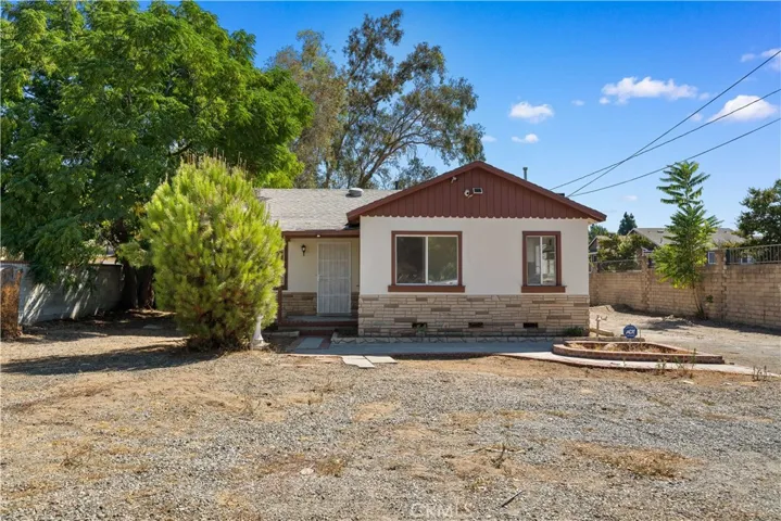 8139 N Maple Avenue, Rialto, California 92335, 3 Bedrooms Bedrooms, ,2 BathroomsBathrooms,Residential,For Sale,Maple,WS25214881