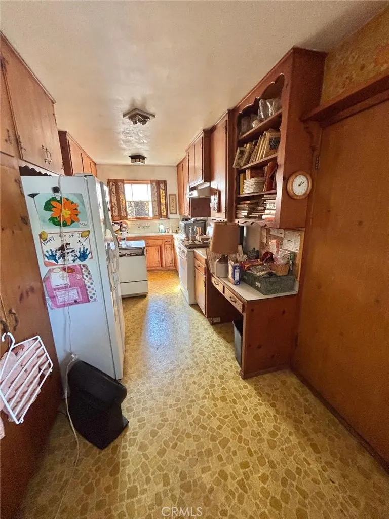 14930 Leadwell Street, Van Nuys, California 91405 home-pic-1