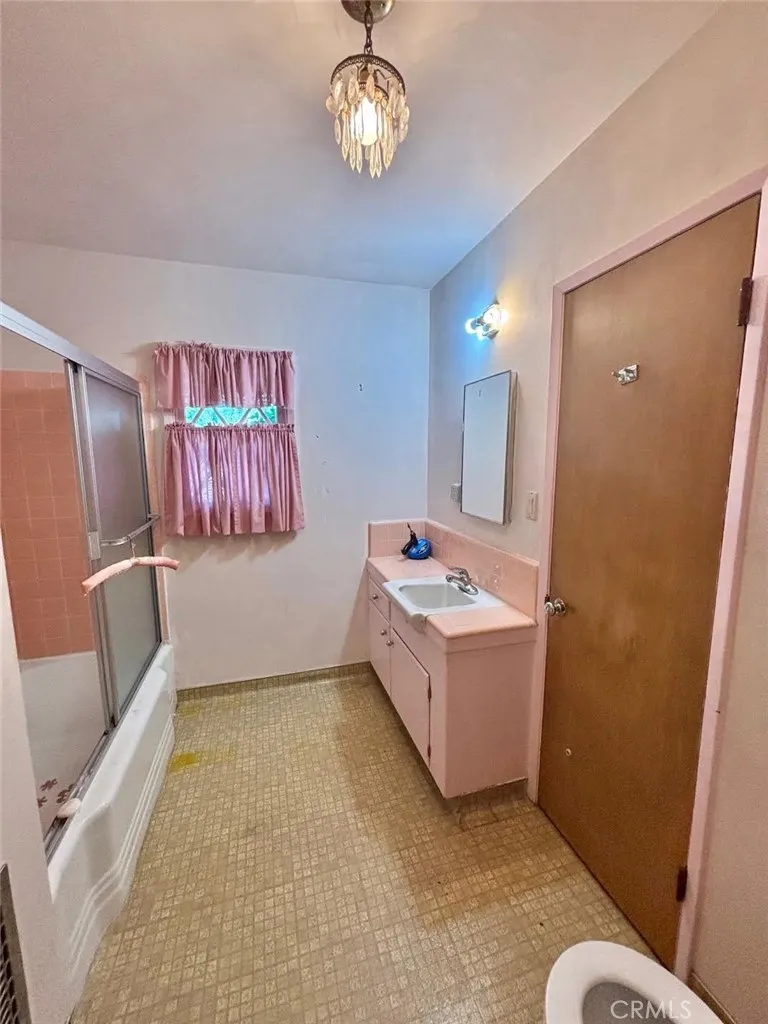 14930 Leadwell Street, Van Nuys, California 91405 home-pic-2