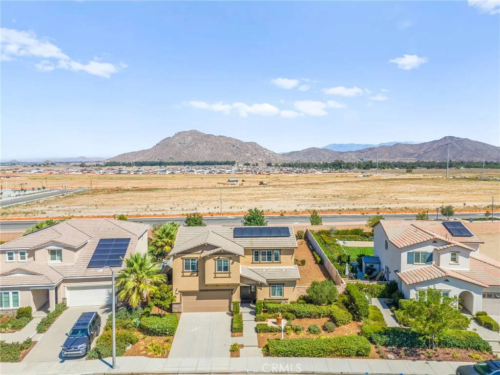 30804 Expedition Drive, Winchester, California 92596 home-pic-2