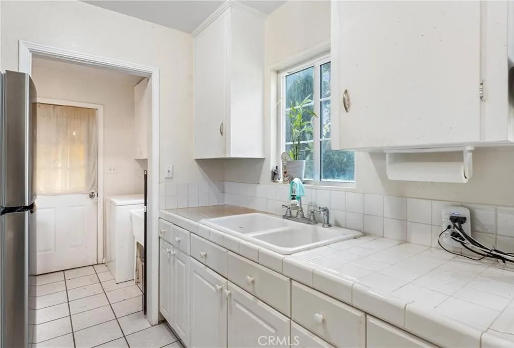 510 S Tamarind, Compton, California 90220 home-pic-2