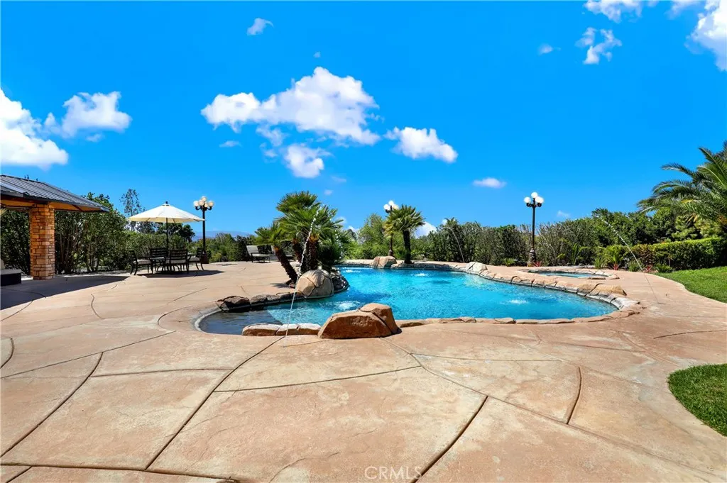 7231 Brandon Court, Riverside, California 92506 home-pic-9