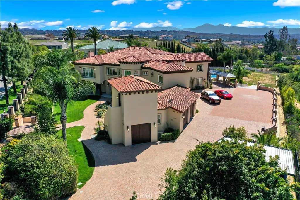 7231 Brandon Court, Riverside, California 92506 home-pic-2