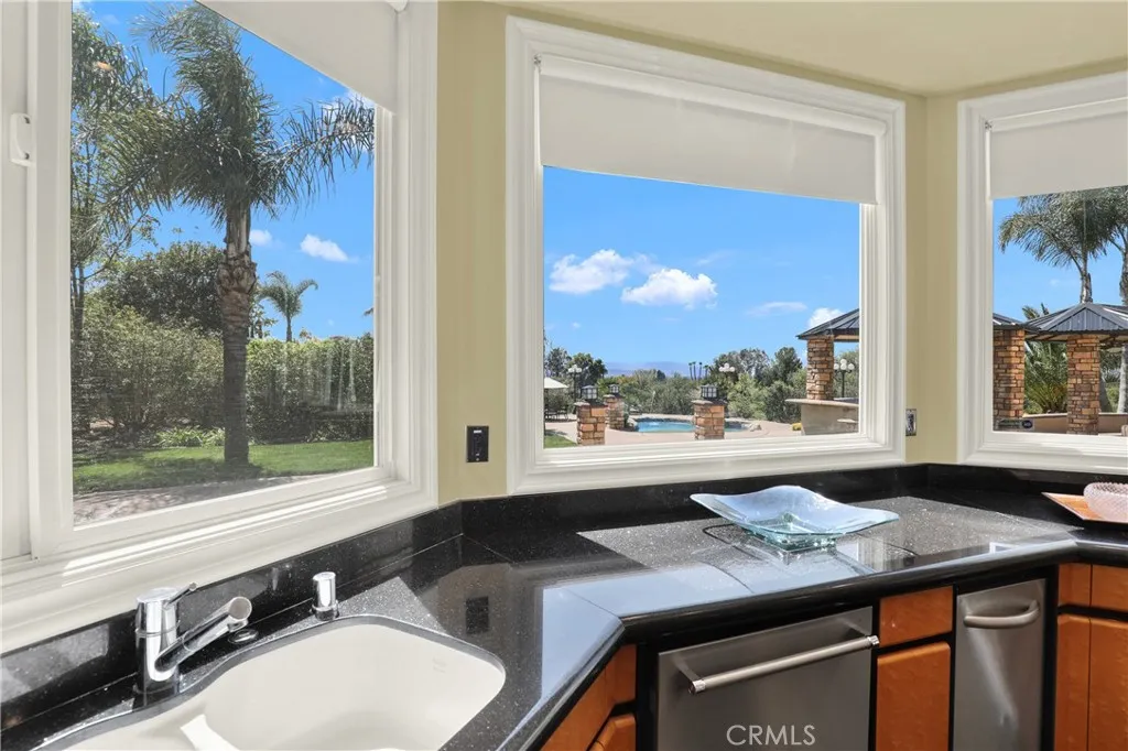 7231 Brandon Court, Riverside, California 92506 home-pic-16