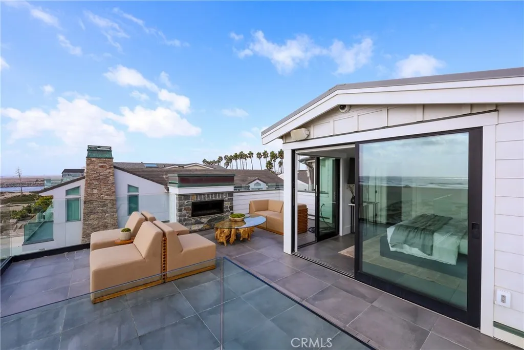 7210 W. Oceanfront, Newport Beach, California 92663 home-pic-22