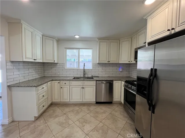 2476 Pierce Court, Simi Valley, California 93065