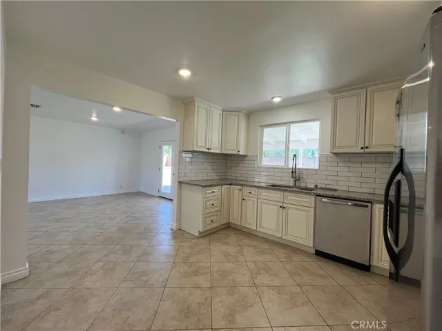 2476 Pierce Court, Simi Valley, California 93065