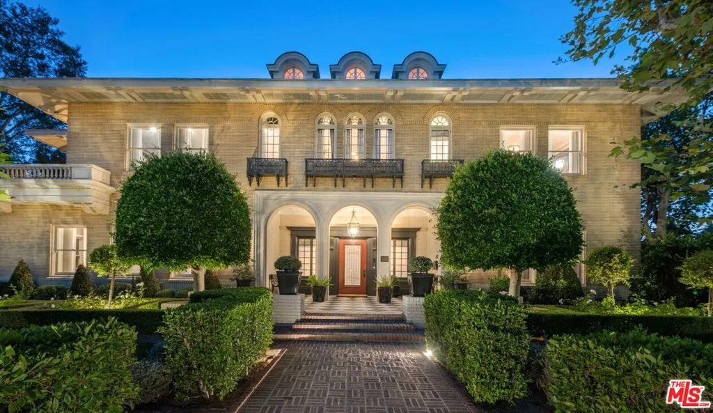 601 S Windsor Boulevard, Los Angeles, California 90005 home-pic-46