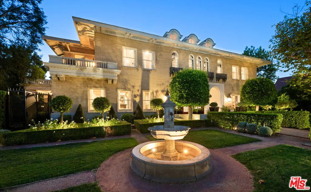 601 S Windsor Boulevard, Los Angeles, California 90005 home-pic-2