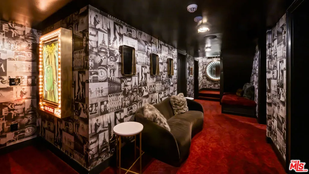 601 S Windsor Boulevard, Los Angeles, California 90005 home-pic-37